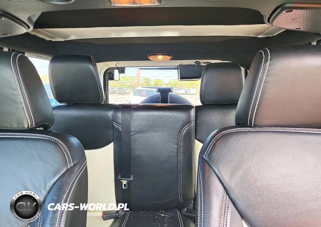 2017 Jeep Wrangler Unlimited Sahara VIN:1C4HJWEG3HL624863 - 10
