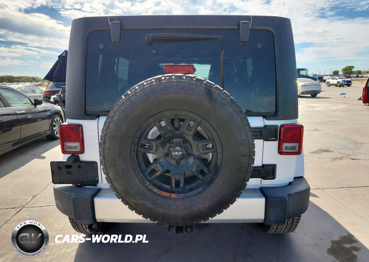 2017 Jeep Wrangler Unlimited Sahara VIN:1C4HJWEG3HL624863 - 6