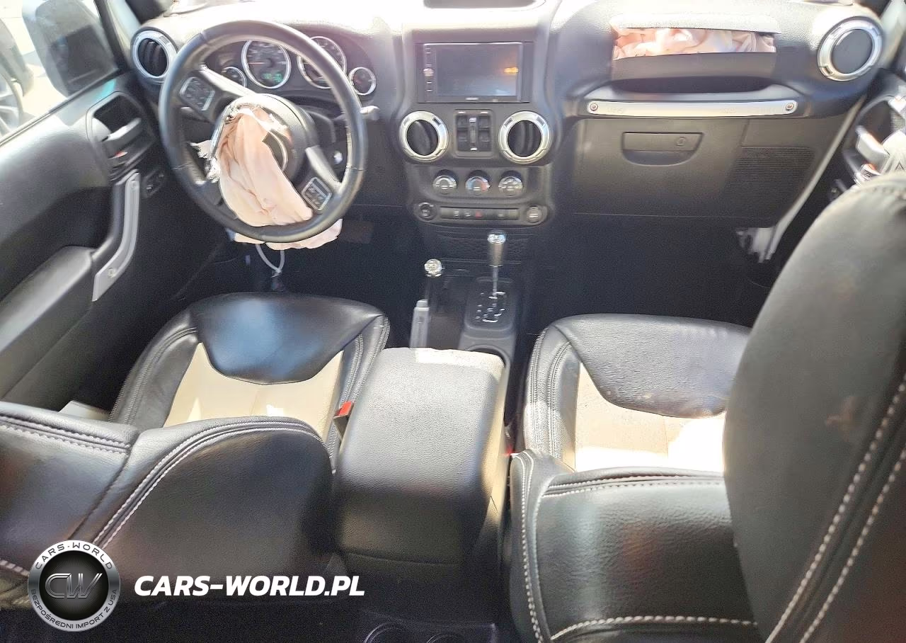 2017 Jeep Wrangler Unlimited Sahara VIN:1C4HJWEG3HL624863 - 8