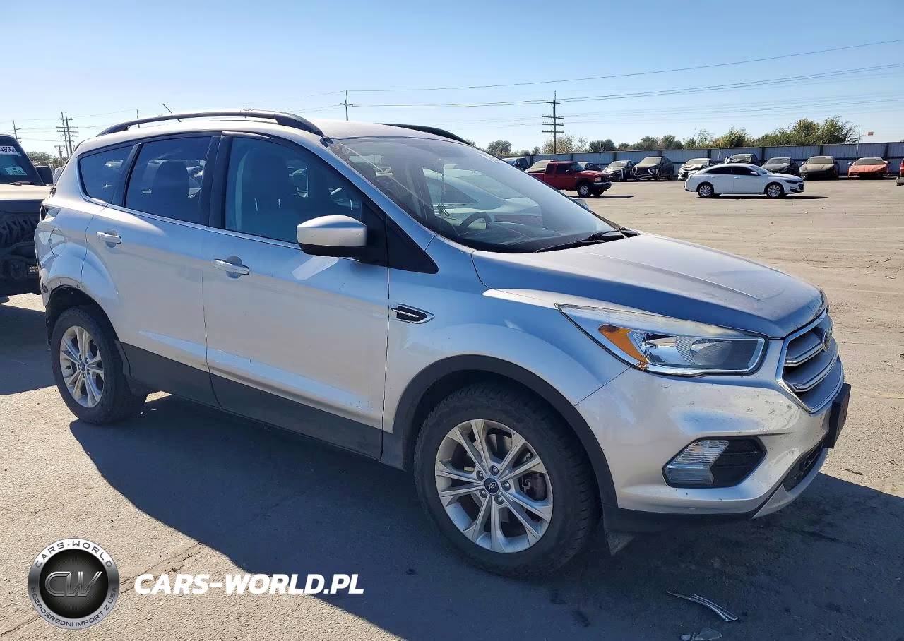 2018 Ford Escape Se VIN:1FMCU9GD2JUB13243 - 4