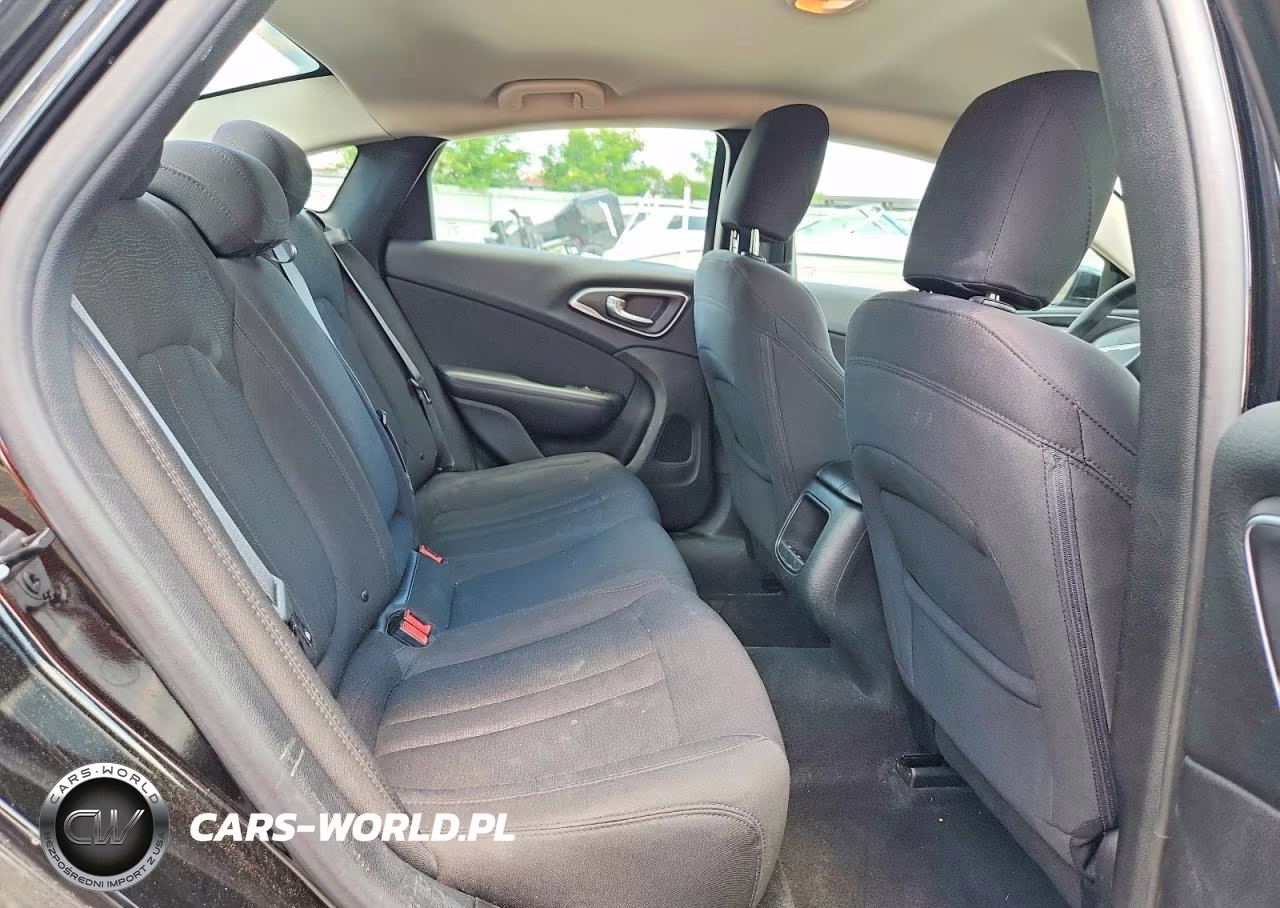 2015 Chrysler 200 Limited VIN:1C3CCCAB3FN555689 - 10