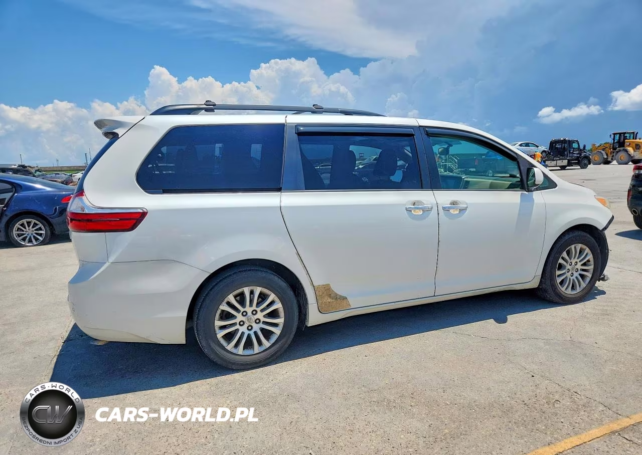 2016 Toyota Sienna Xle 8-Passenger VIN:5TDYK3DC7GS720809 - 3