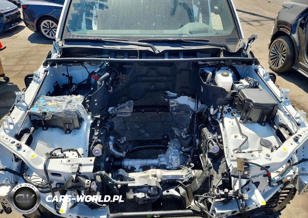 2025 Lexus Lx 600 Luxury VIN:JTJGB7CX0S4082413 - 12