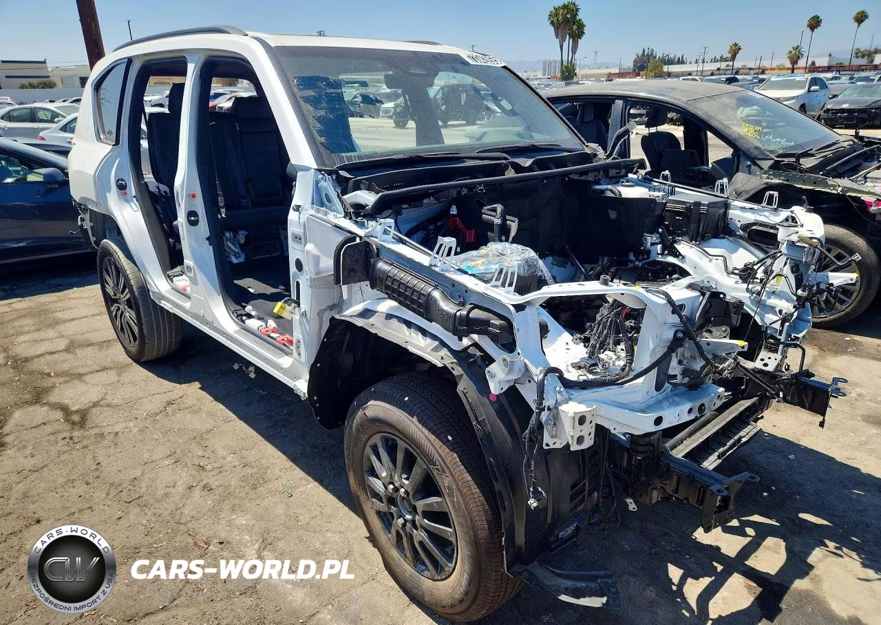 2025 Lexus Lx 600 Luxury VIN:JTJGB7CX0S4082413 - 4