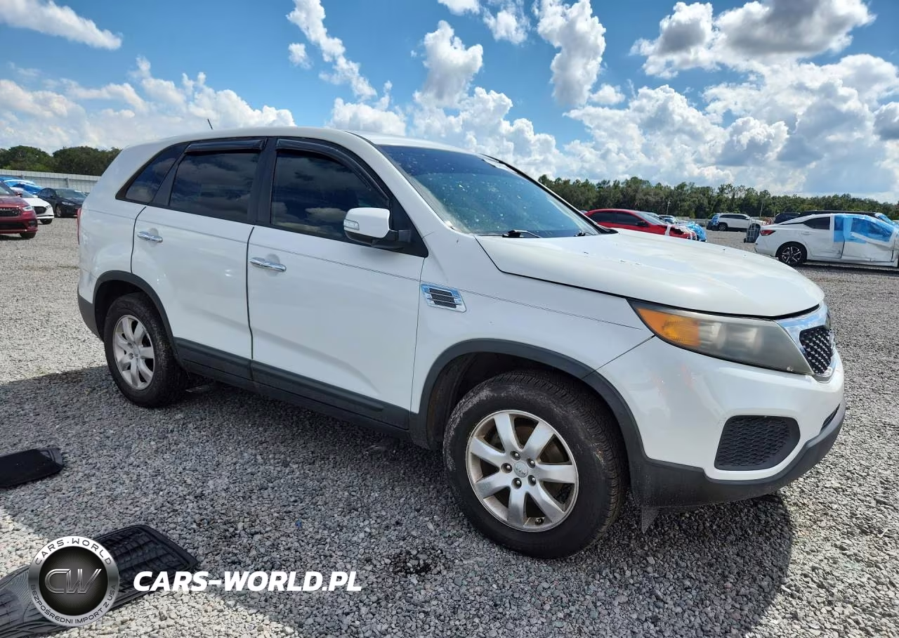 2013 Kia Sorento Lx VIN:5XYKT3A11DG345286 - 4