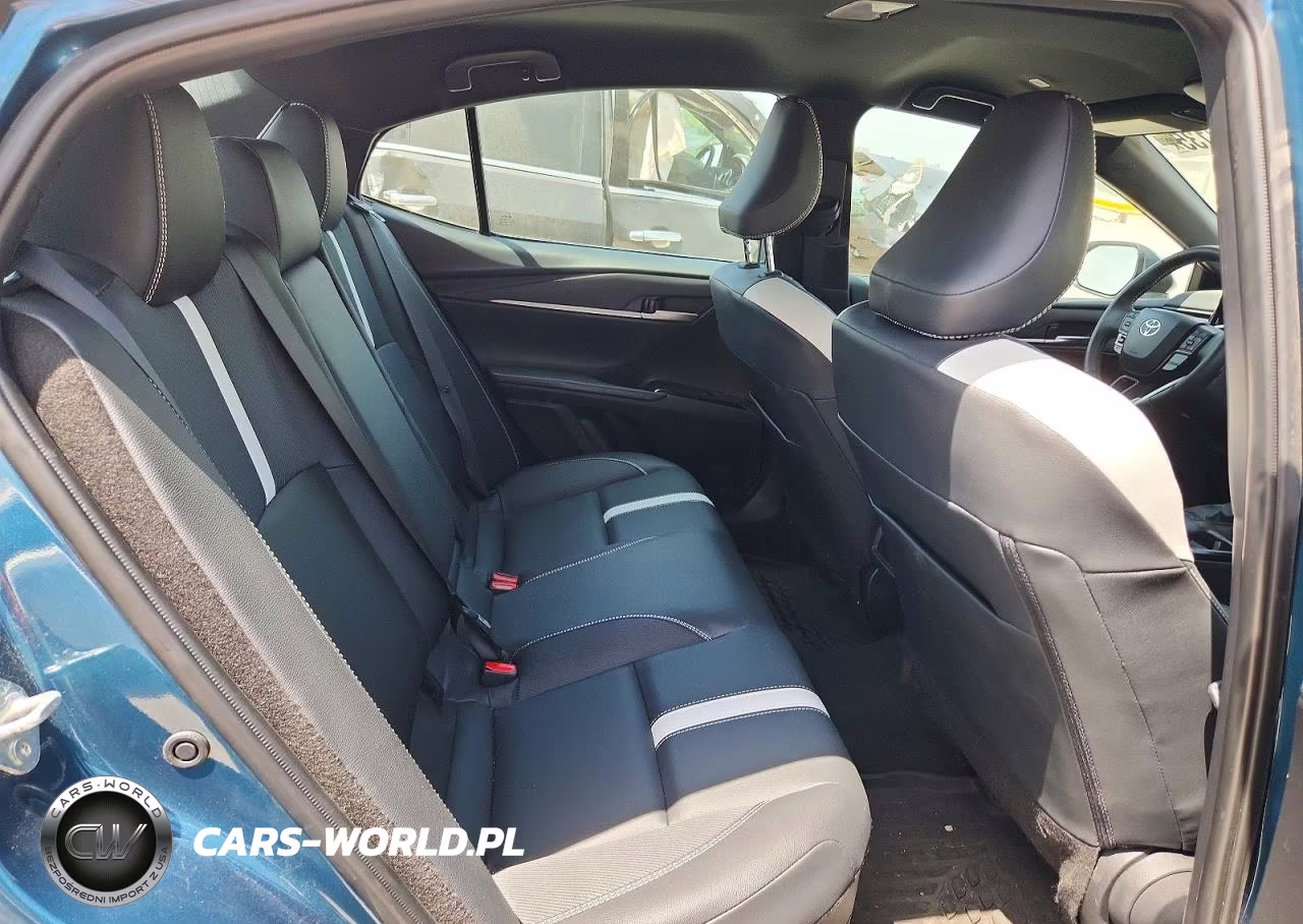 2025 Toyota Camry VIN:4T1DAACK1SU181733 - 10