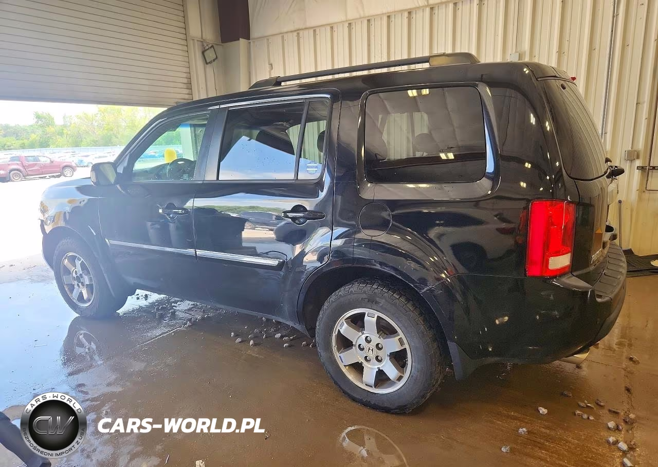 2011 Honda Pilot Touring VIN:5FNYF4H95BB075826 - 2