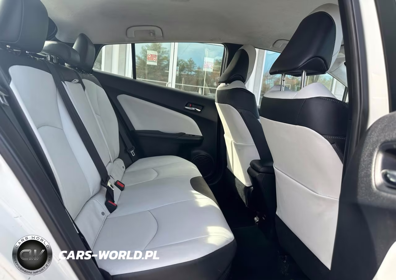 2016 Toyota Prius Four VIN:JTDKARFU7G3019819 - 6