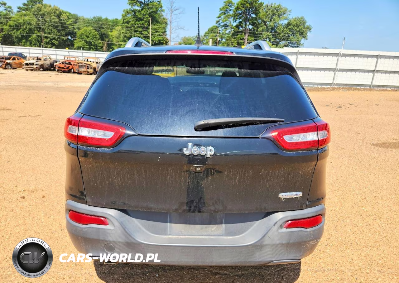 2017 Jeep Cherokee Latitude VIN:1C4PJLCBXHD221605 - 6