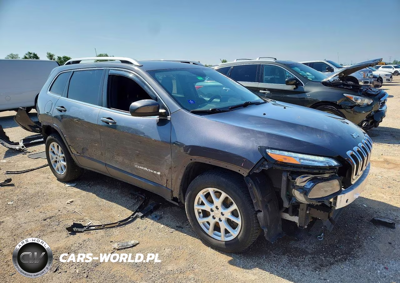 2016 Jeep Cherokee Latitude VIN:1C4PJMCB6GW241973 - 4