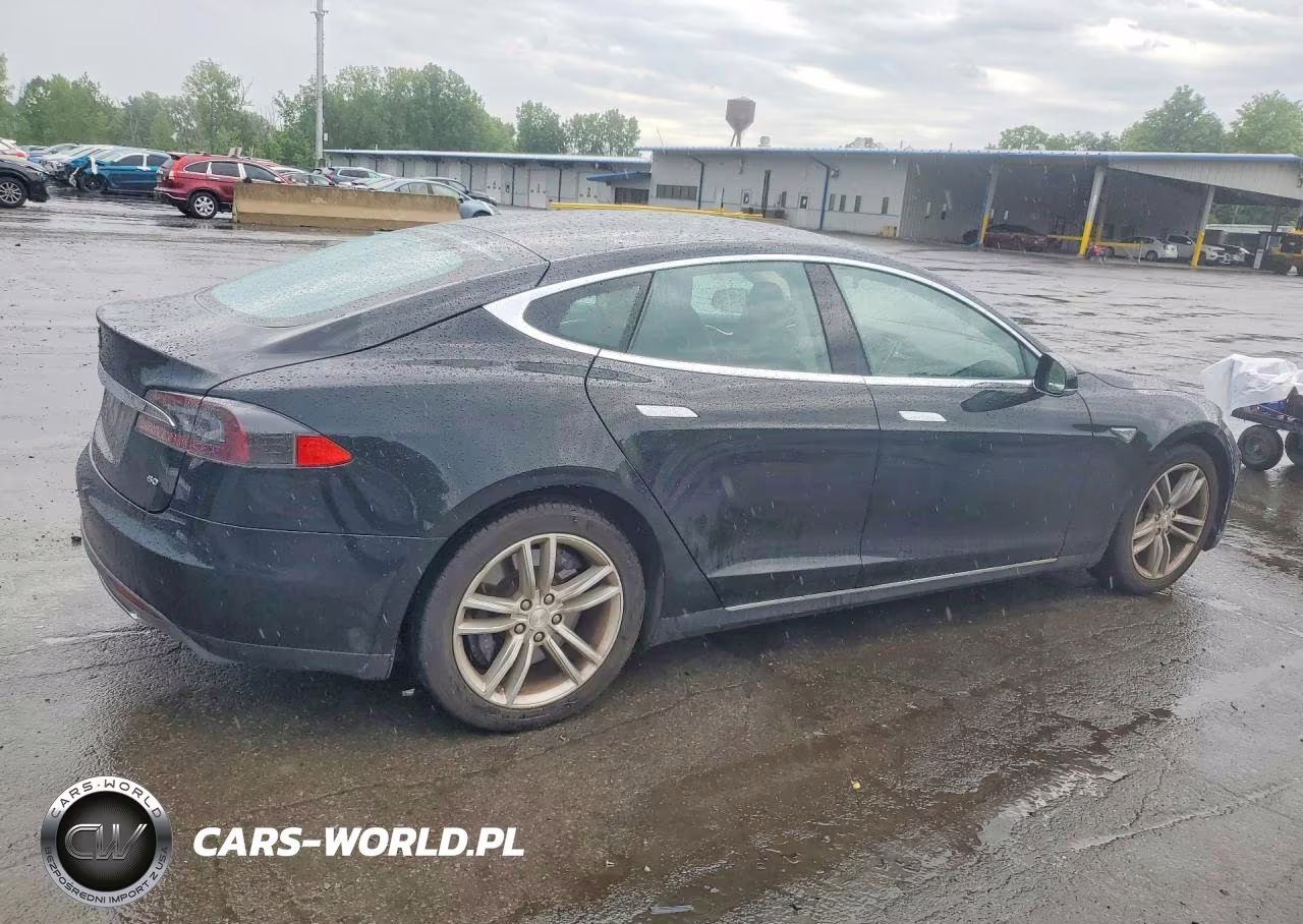 2014 Tesla Model S VIN:5YJSA1S12EFP41471 - 3