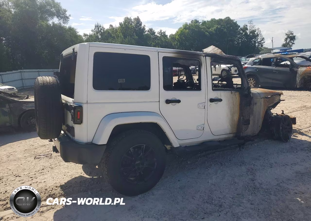 2014 Jeep Wrangler Unlimited Sahara VIN:1C4HJWEG4EL132516 - 3
