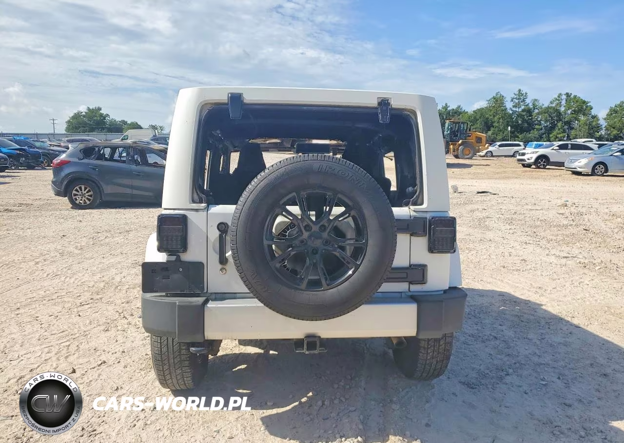 2014 Jeep Wrangler Unlimited Sahara VIN:1C4HJWEG4EL132516 - 6