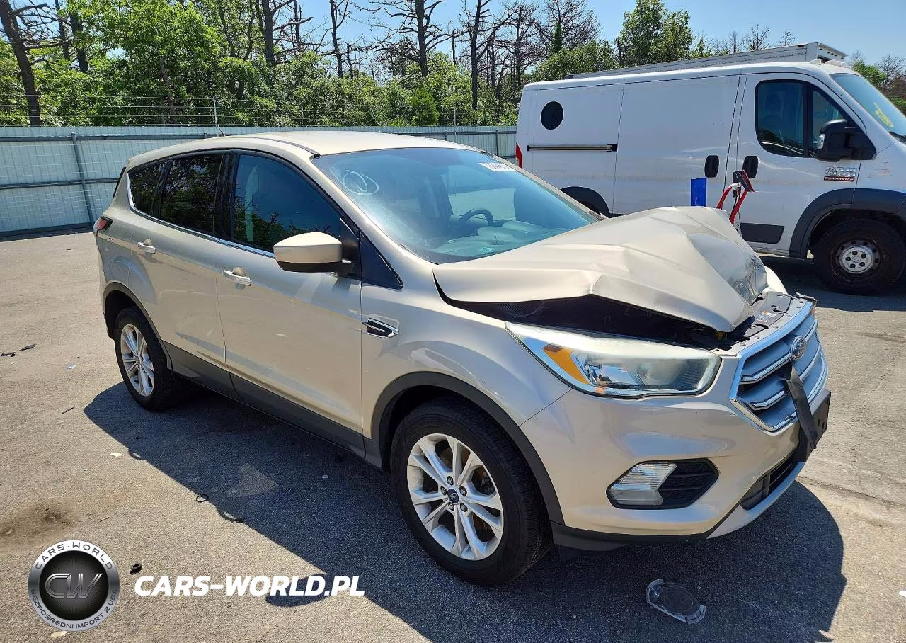 2017 Ford Escape Se VIN:1FMCU9GD6HUE82407 - 4