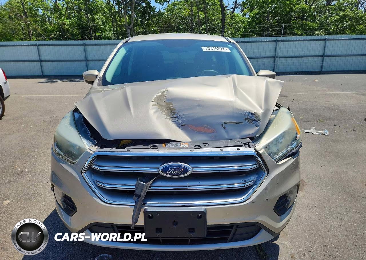 2017 Ford Escape Se VIN:1FMCU9GD6HUE82407 - 5
