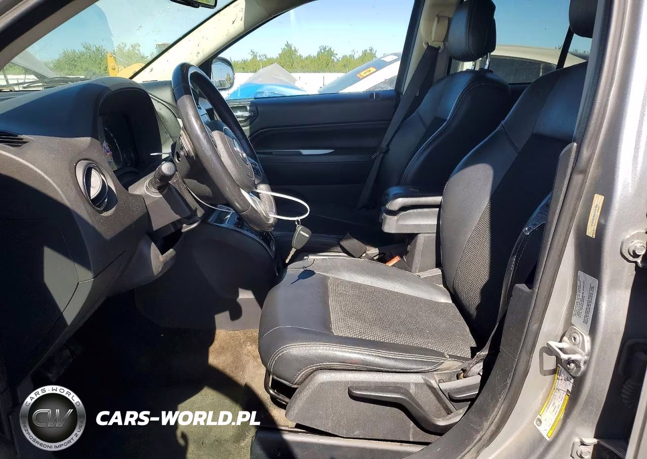 2016 Jeep Compass Latitude VIN:1C4NJDEB6GD781999 - 7