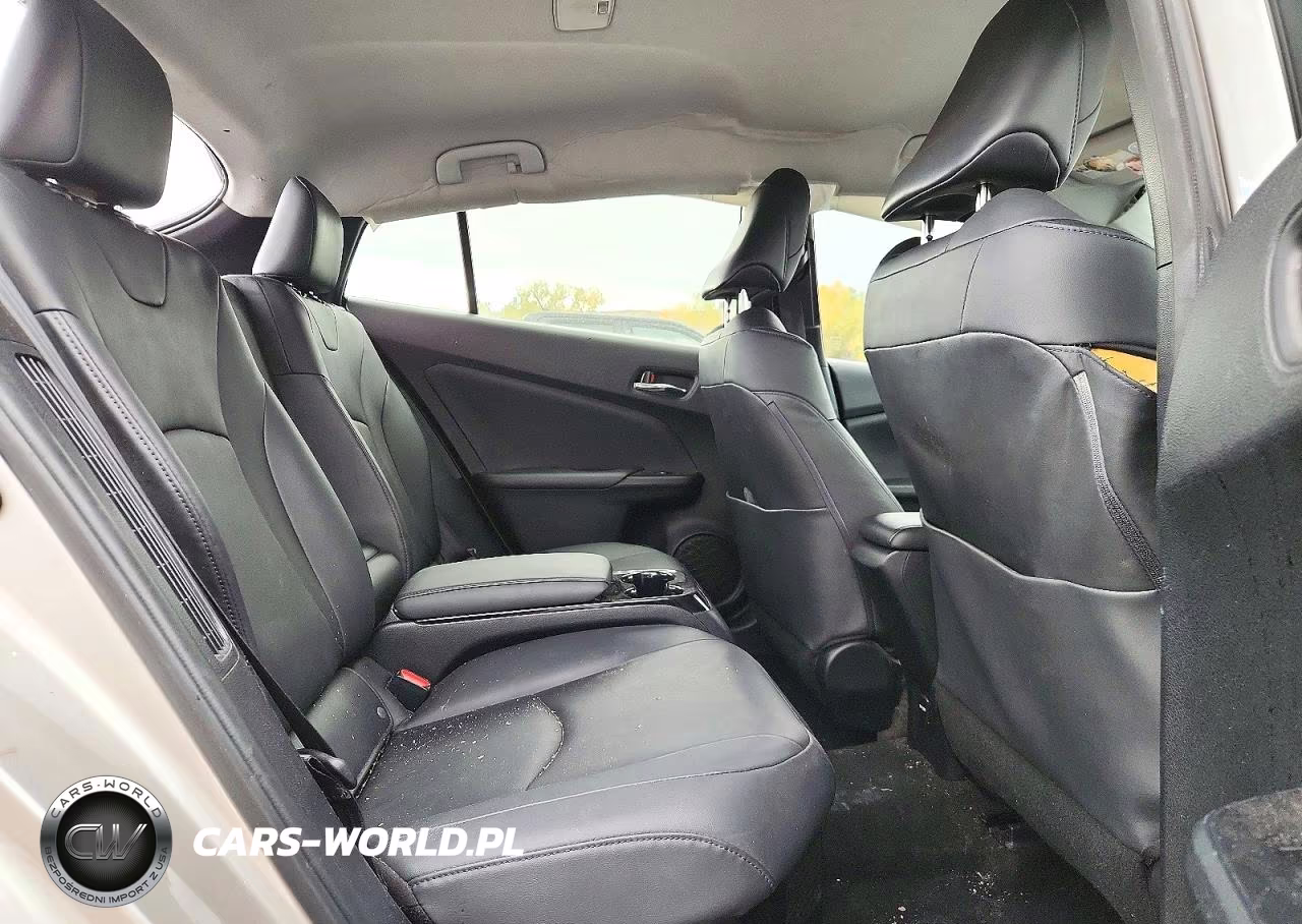 2017 Toyota Prius Prime Premium VIN:JTDKARFP0H3000735 - 10