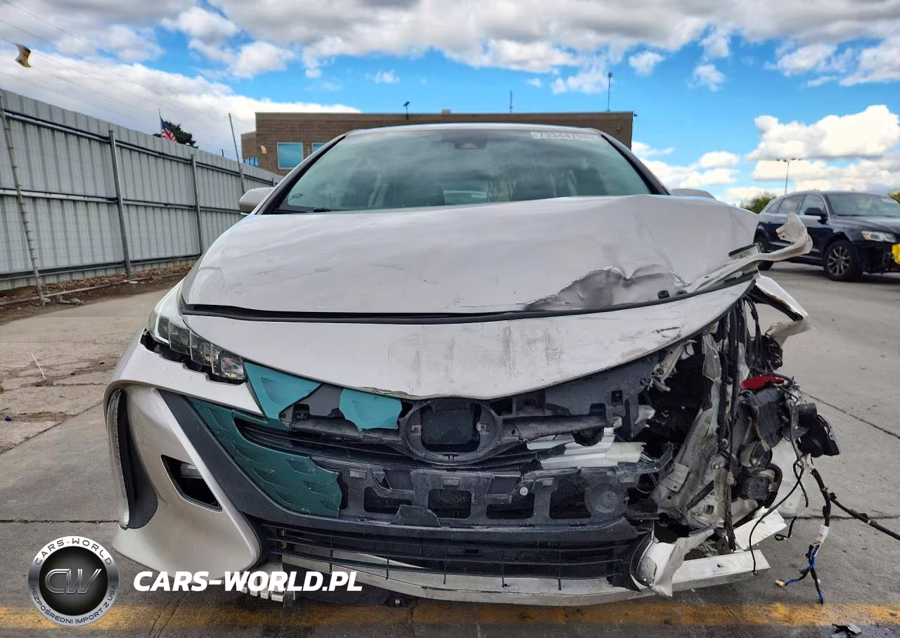 2017 Toyota Prius Prime Premium VIN:JTDKARFP0H3000735 - 5