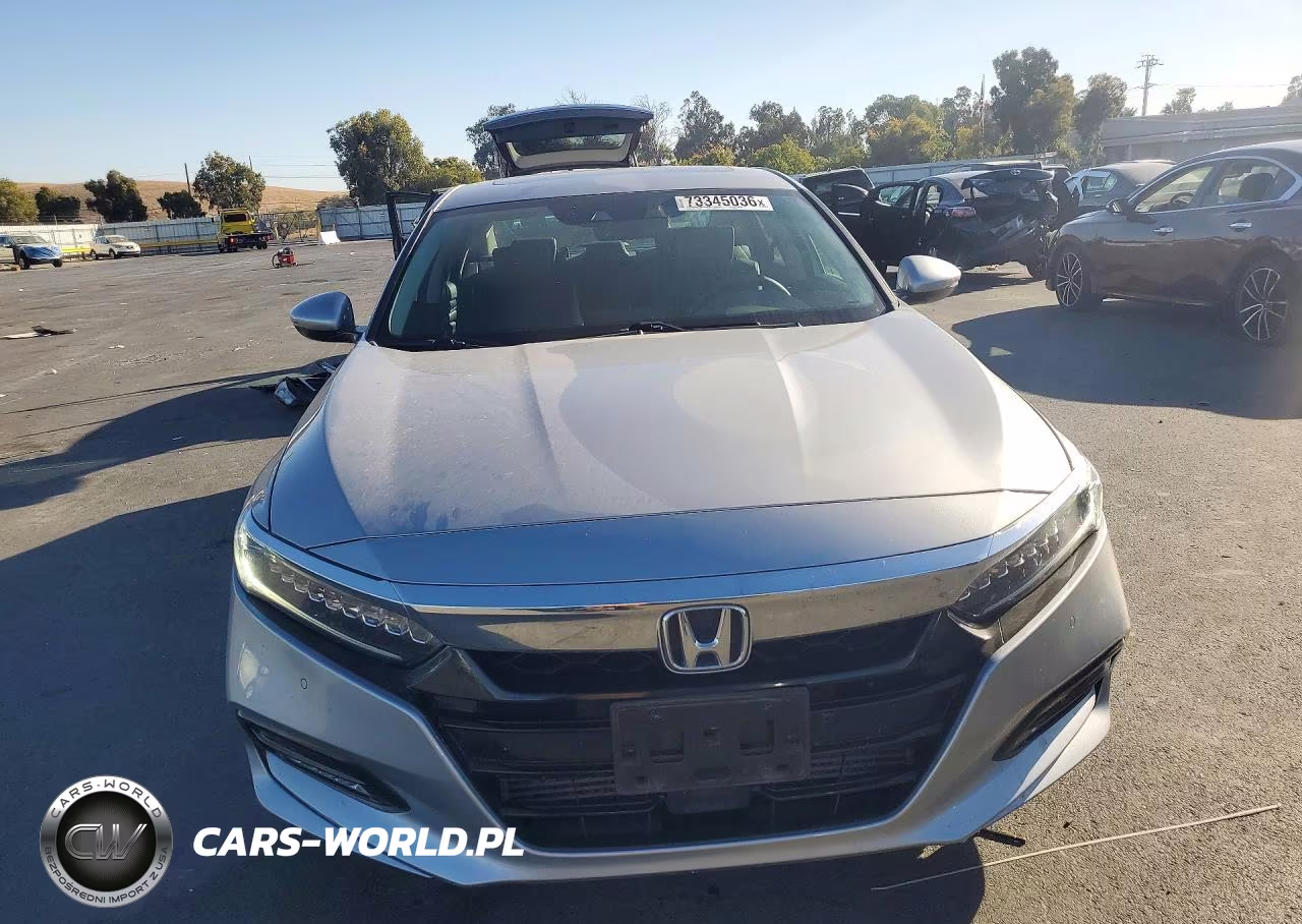 2018 Honda Accord Touring VIN:1HGCV1F96JA031972 - 5