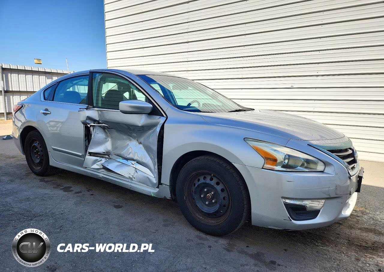 2015 Nissan Altima 2.5 S VIN:1N4AL3AP8FN369005 - 4