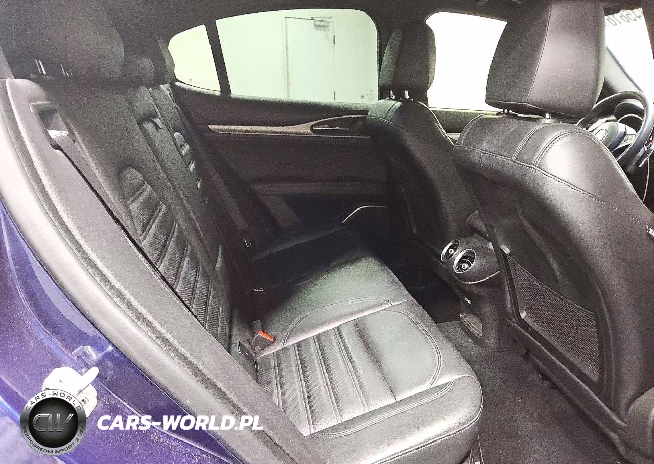 2018 Alfa Romeo Stelvio Ti Sport VIN:ZASFAKNN3J7B96300 - 11