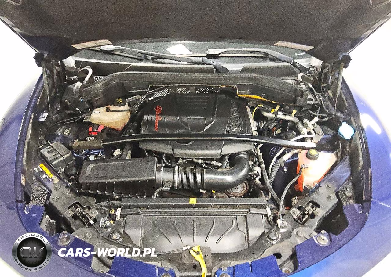 2018 Alfa Romeo Stelvio Ti Sport VIN:ZASFAKNN3J7B96300 - 12