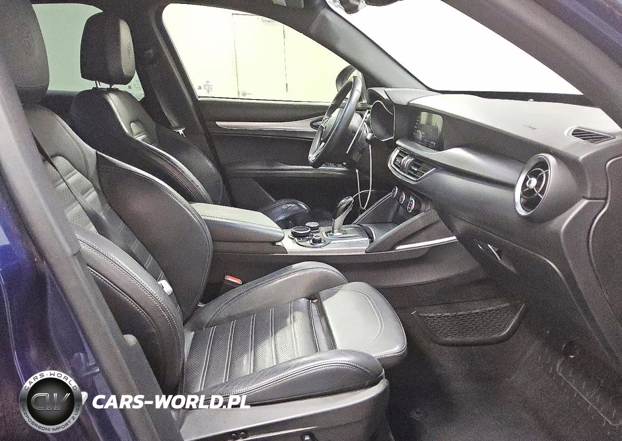 2018 Alfa Romeo Stelvio Ti Sport VIN:ZASFAKNN3J7B96300 - 14