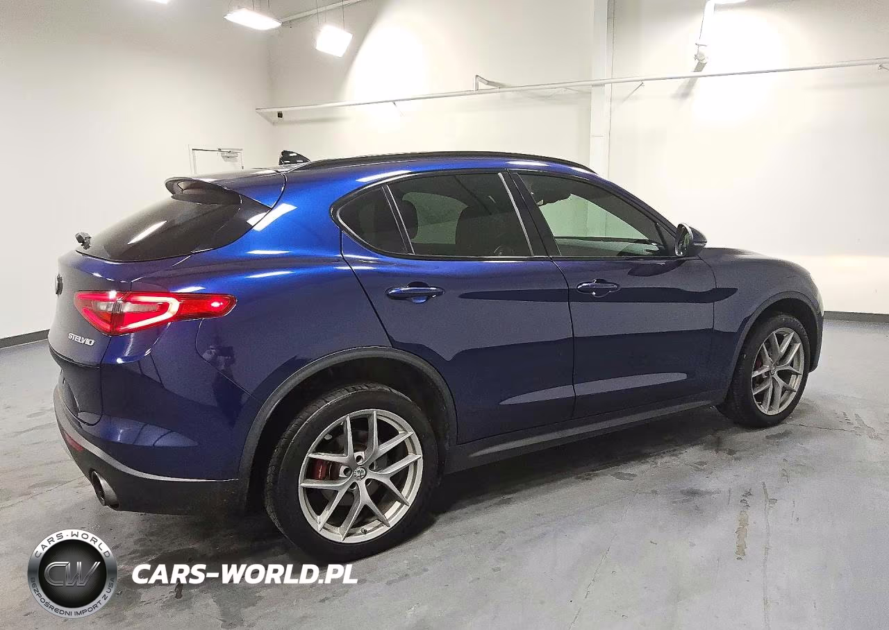 2018 Alfa Romeo Stelvio Ti Sport VIN:ZASFAKNN3J7B96300 - 3