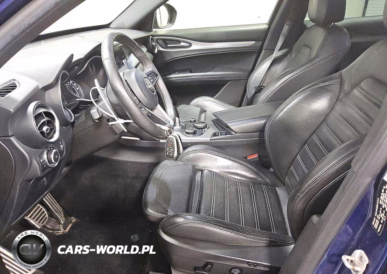 2018 Alfa Romeo Stelvio Ti Sport VIN:ZASFAKNN3J7B96300 - 7