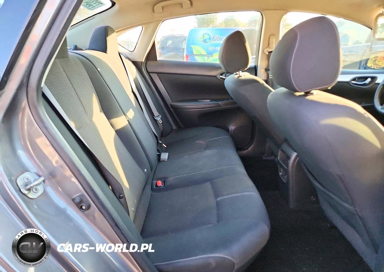 2018 Nissan Sentra S VIN:3N1AB7APXJY326062 - 10