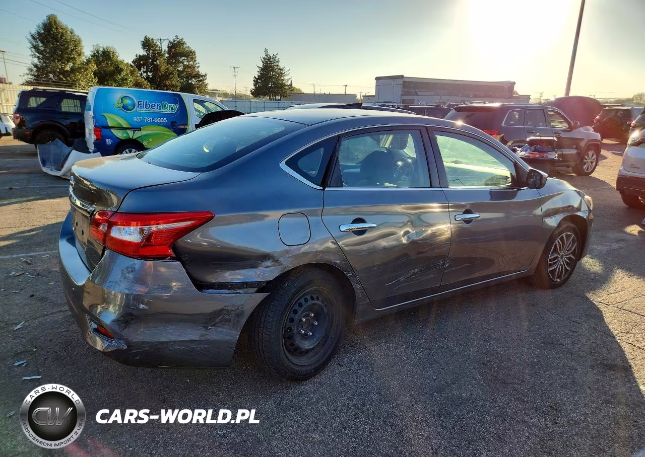 2018 Nissan Sentra S VIN:3N1AB7APXJY326062 - 3