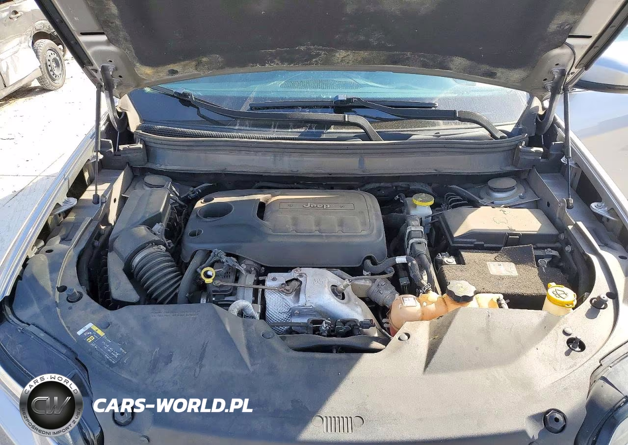 2019 Jeep Cherokee Latitude Plus VIN:1C4PJMLN7KD213310 - 12