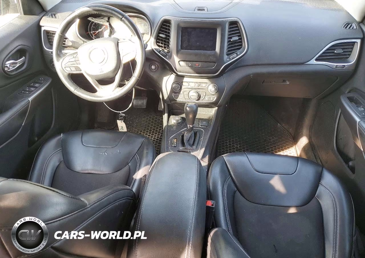 2019 Jeep Cherokee Latitude Plus VIN:1C4PJMLN7KD213310 - 8