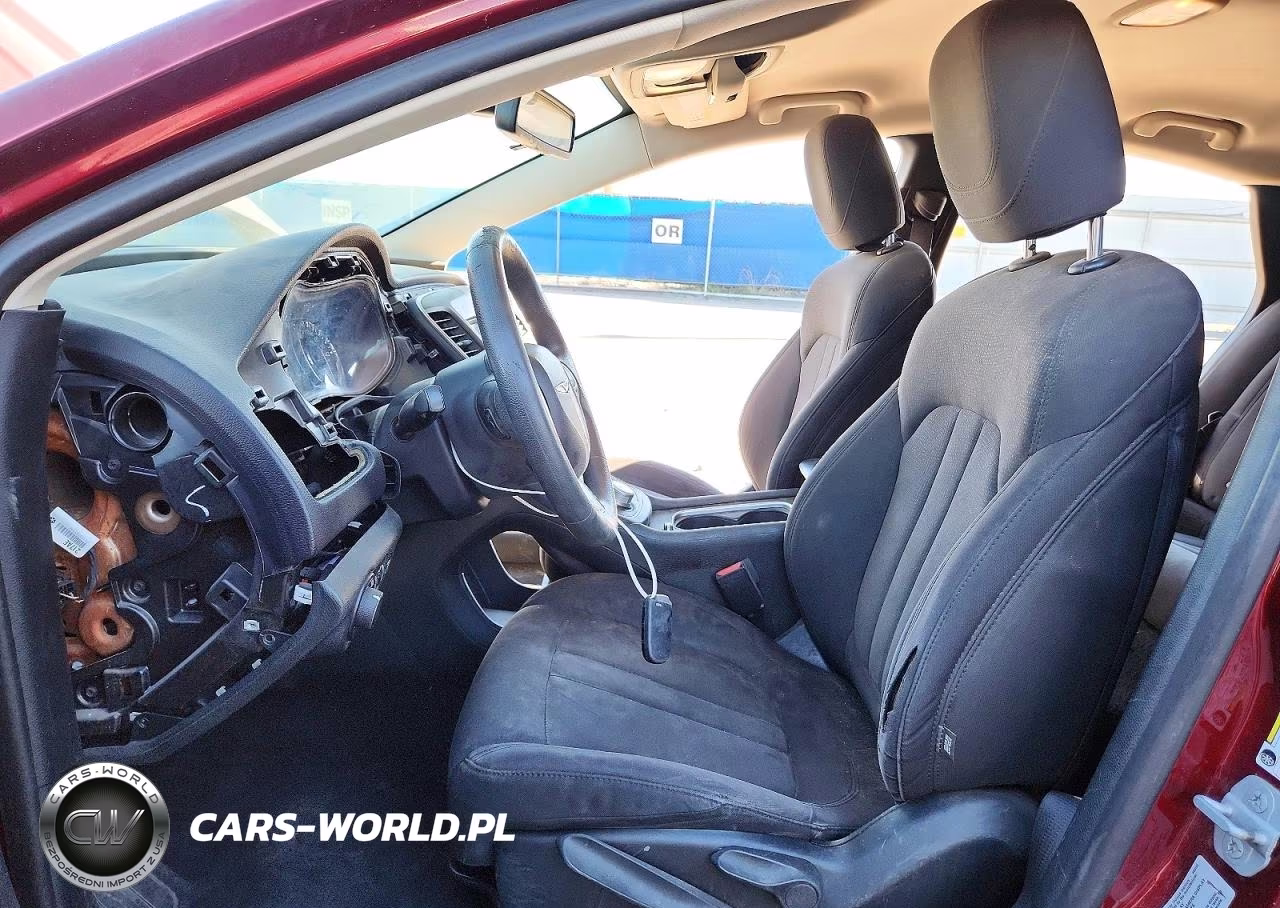 2015 Chrysler 200 Limited VIN:1C3CCCAB3FN630083 - 7