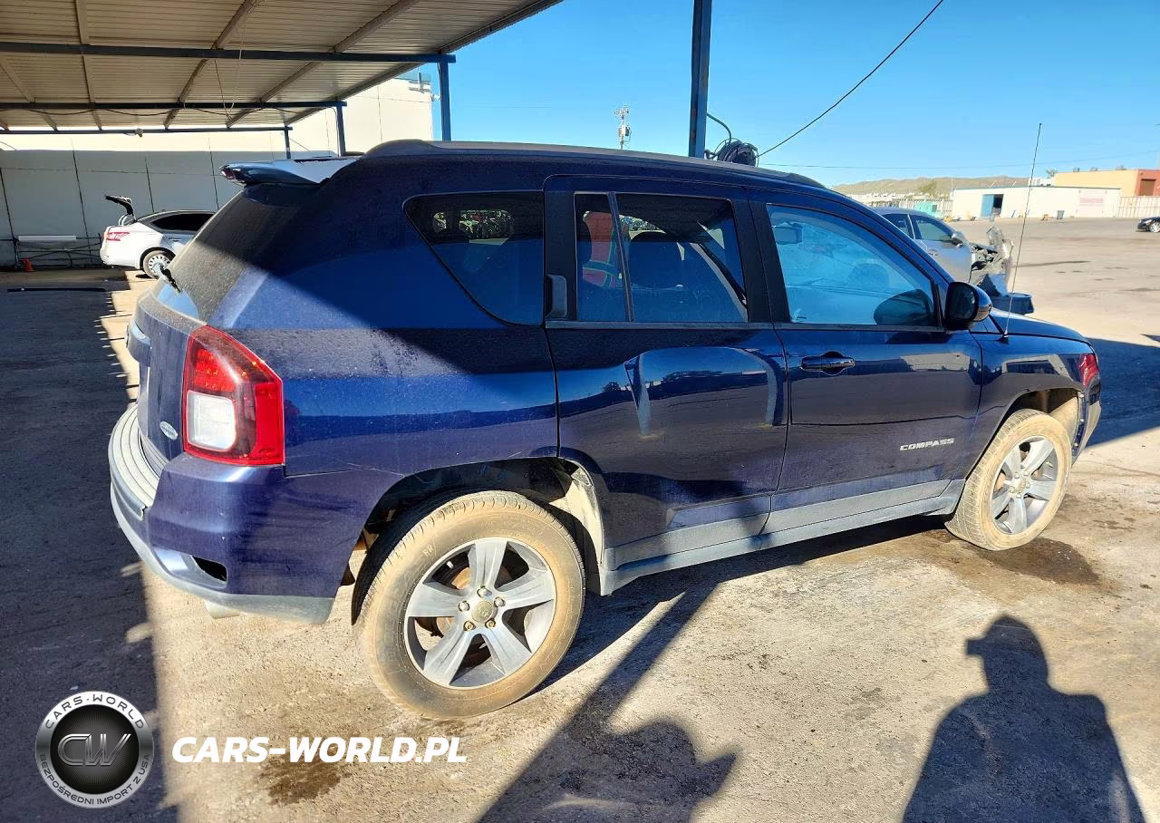 2016 Jeep Compass Latitude VIN:1C4NJCEA9GD775275 - 3
