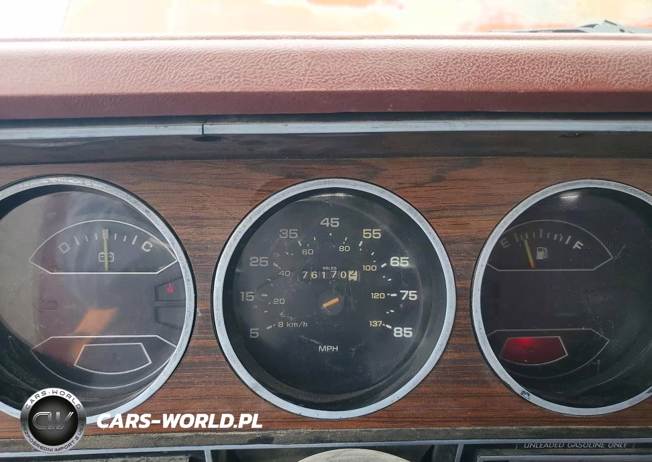 1983 Dodge W-Series W150 VIN:1B7HW14H7DS503929 - 9