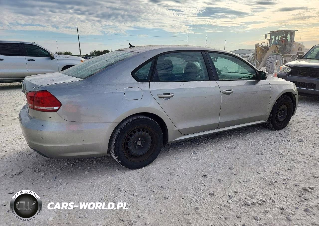 2014 Volkswagen Passat S VIN:1VWAS7A33EC052824 - 3