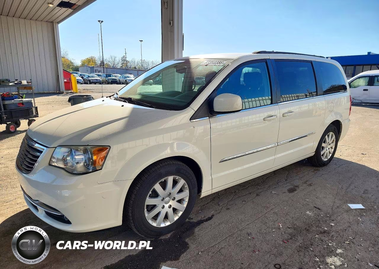 2013 Chrysler Town & Country Touring – zdjęcie 1 z 13