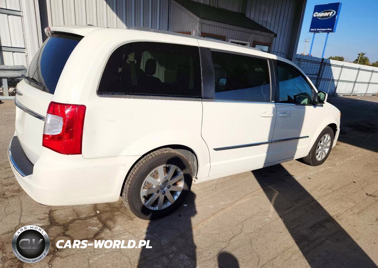 2013 Chrysler Town & Country Touring VIN:2C4RC1BG2DR743091 - 3
