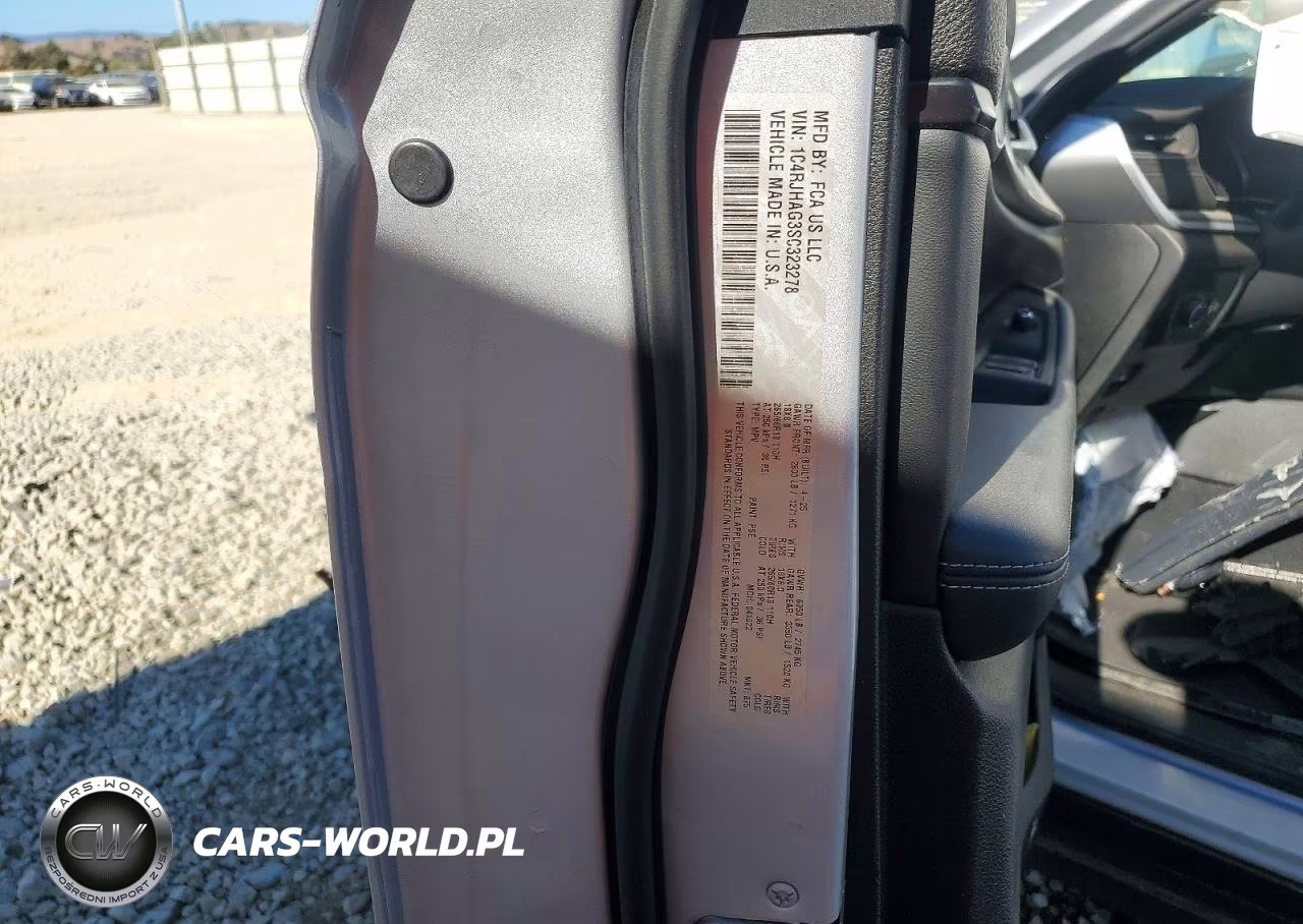 2025 Jeep Grand Cherokee Laredo VIN:1C4RJHAG3SC323278 - 14