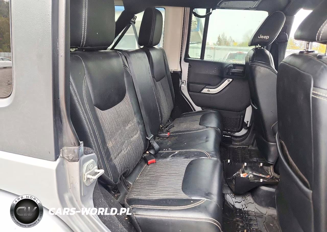 2015 Jeep Wrangler Unlimited Sport VIN:1C4BJWDG1FL612649 - 10