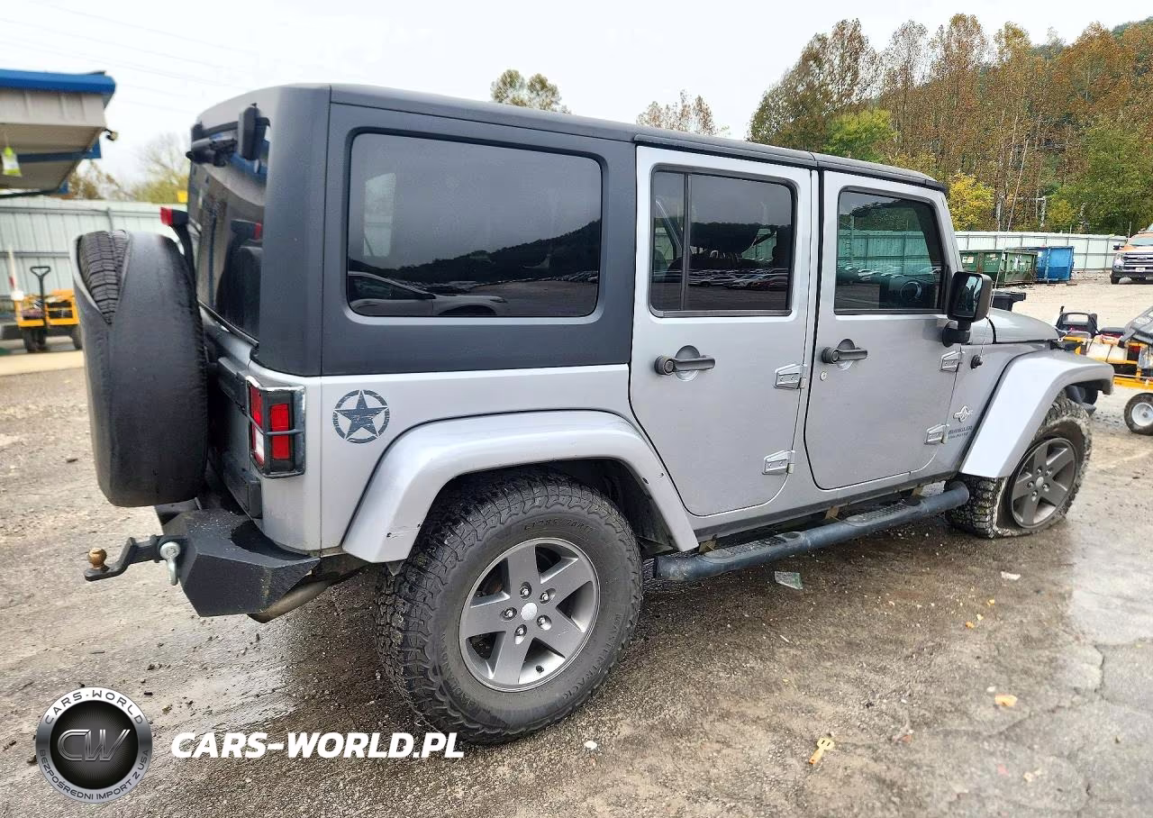 2015 Jeep Wrangler Unlimited Sport VIN:1C4BJWDG1FL612649 - 3
