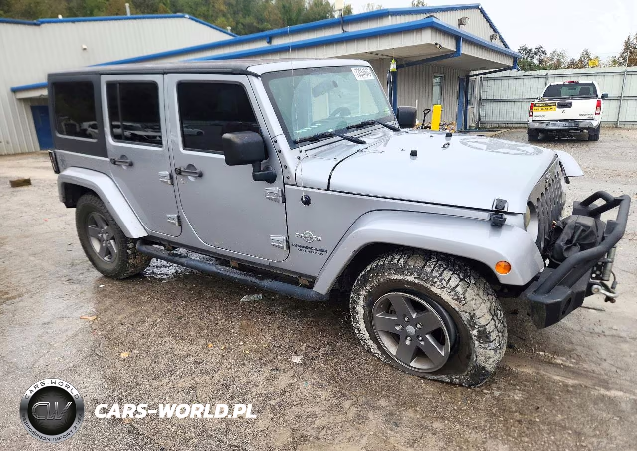 2015 Jeep Wrangler Unlimited Sport VIN:1C4BJWDG1FL612649 - 4