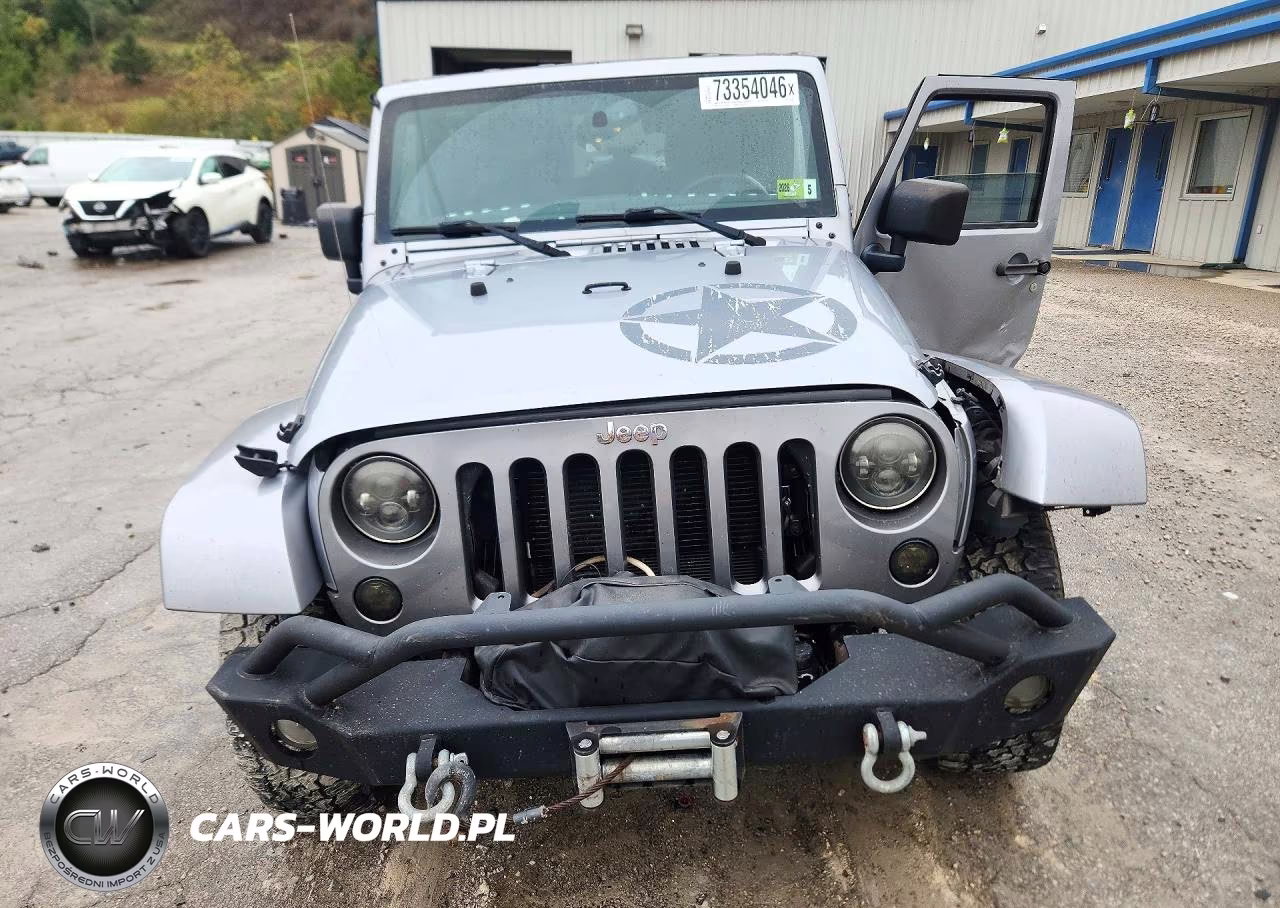 2015 Jeep Wrangler Unlimited Sport VIN:1C4BJWDG1FL612649 - 5