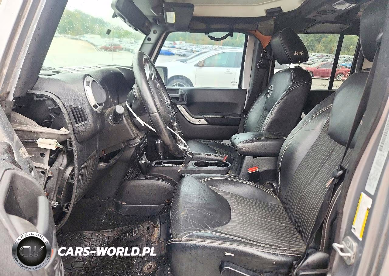 2015 Jeep Wrangler Unlimited Sport VIN:1C4BJWDG1FL612649 - 7