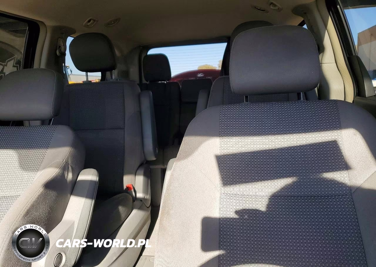 2012 Volkswagen Routan S VIN:2C4RVAAG9CR182107 - 10