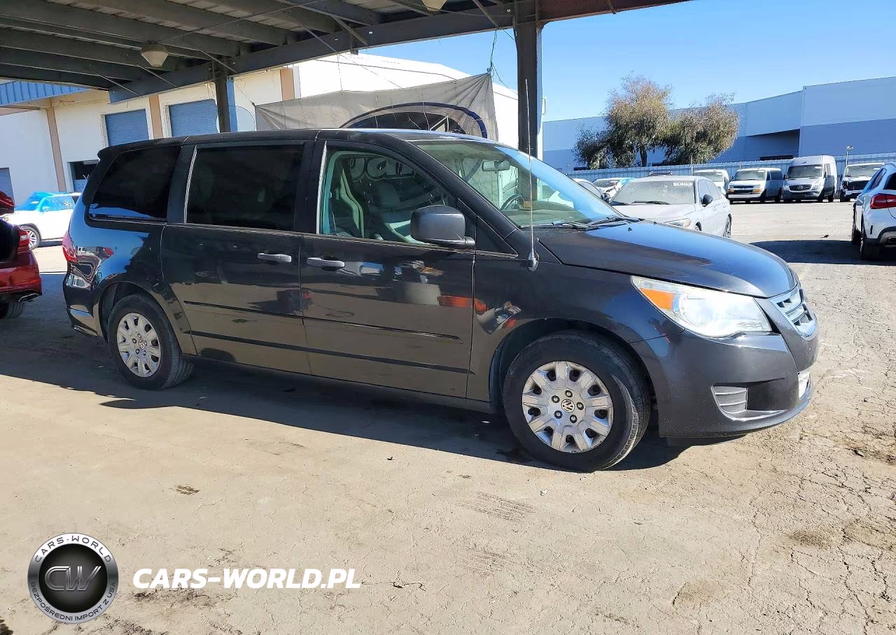 2012 Volkswagen Routan S VIN:2C4RVAAG9CR182107 - 4