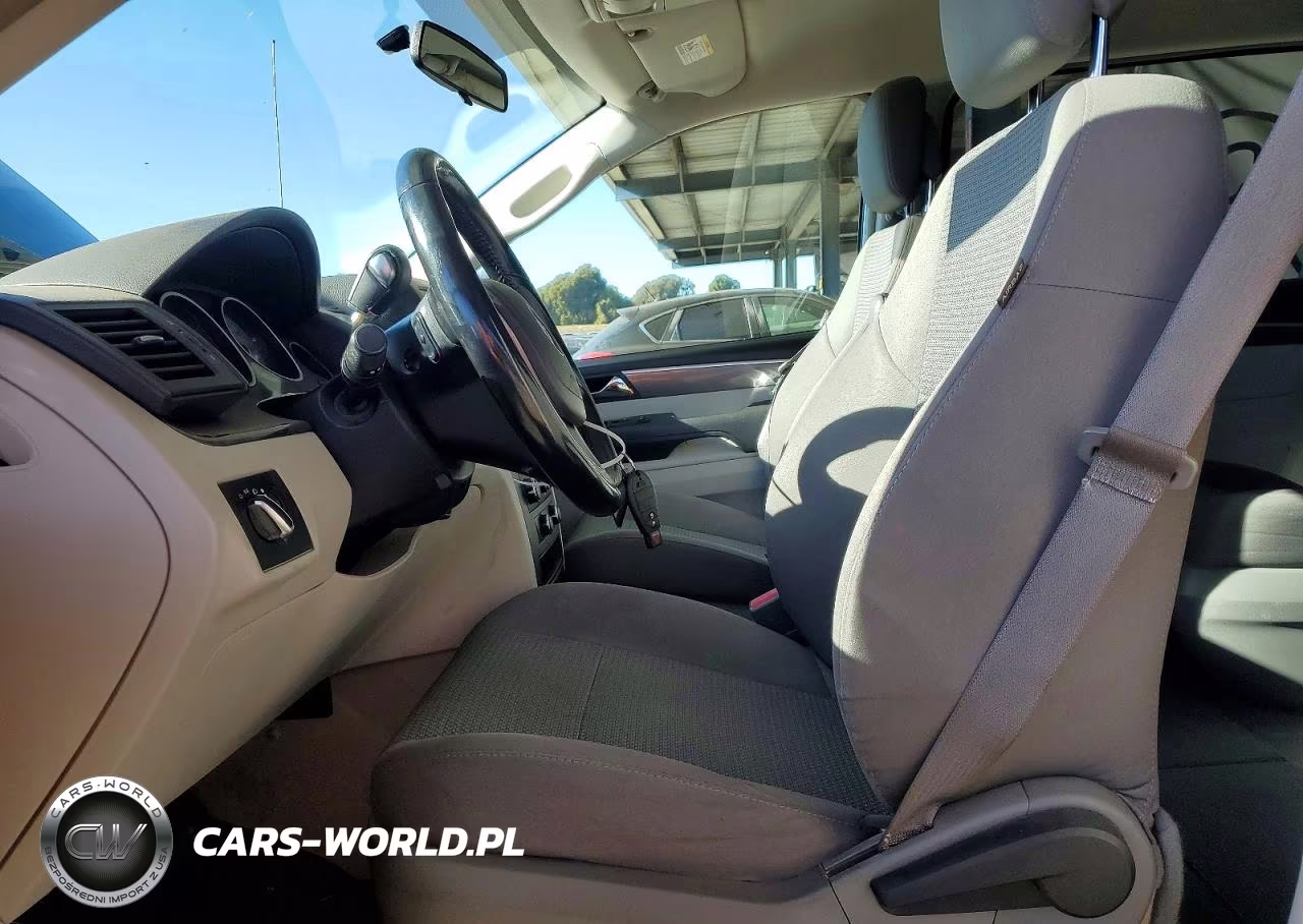 2012 Volkswagen Routan S VIN:2C4RVAAG9CR182107 - 7