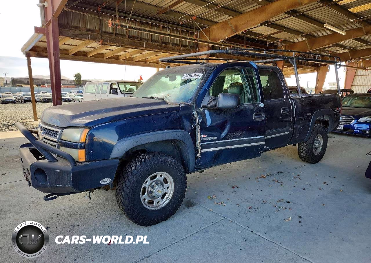 2005 Chevrolet Silverado K2500 Heavy Duty VIN:1GCHK23205F820153 - 1