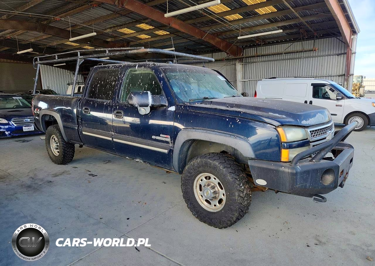 2005 Chevrolet Silverado K2500 Heavy Duty VIN:1GCHK23205F820153 - 4